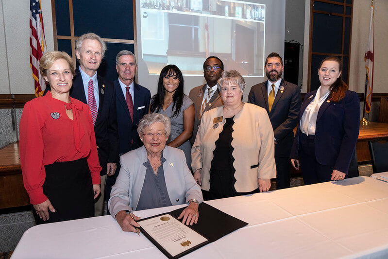 Read more about the article Gov. Ivey Proclaims October 2021 Pro Bono Month in Alabama