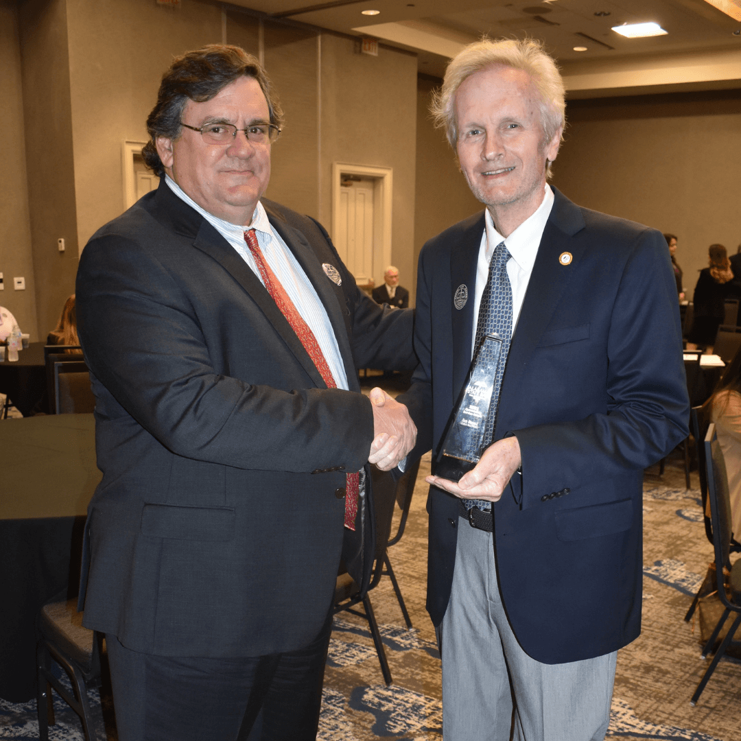Read more about the article President Taze Shepard Honored with Solo and Small Firm Section’s 2021 Outstanding Service Award