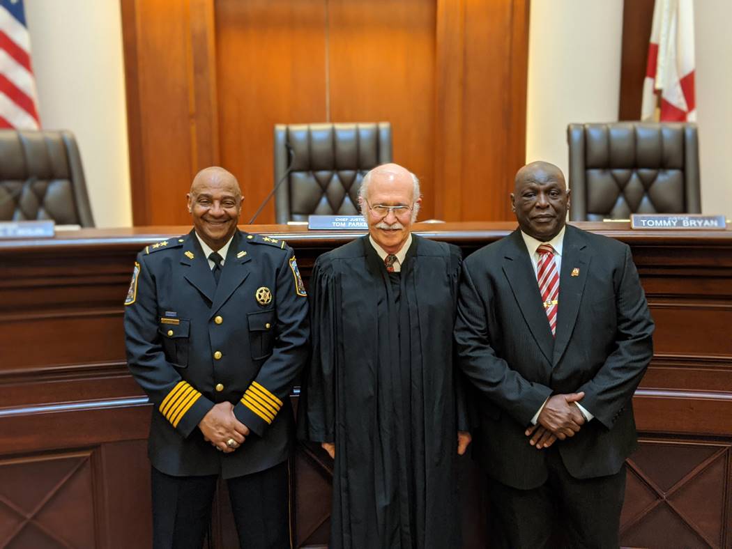 Read more about the article Passing the Torch: New Marshal Installed at Alabama Supreme Court