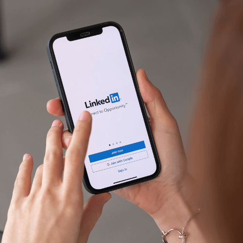 Read more about the article Get Linked Up With LinkedIn